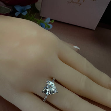 '' Amour '' Ring